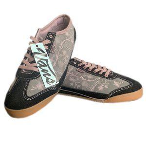 Rare Never Worn Womens Vintage Vans with Tag